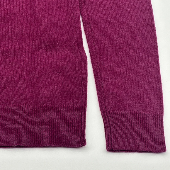 Ann Taylor 100% Cashmere Crimson Red V Neck Long Sleeve XS Sweater - Picture 9 of 10